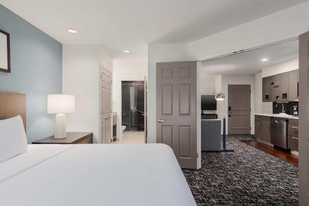Hyatt House Cypress Anaheim 13/72