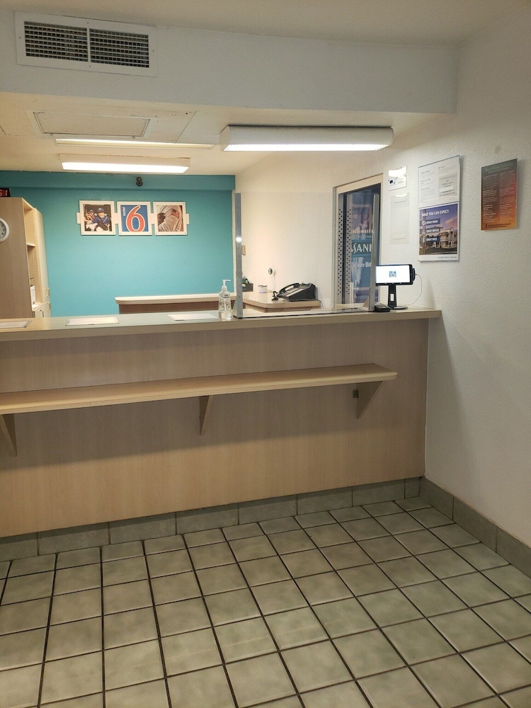 Motel6 Green River, UT 13/43