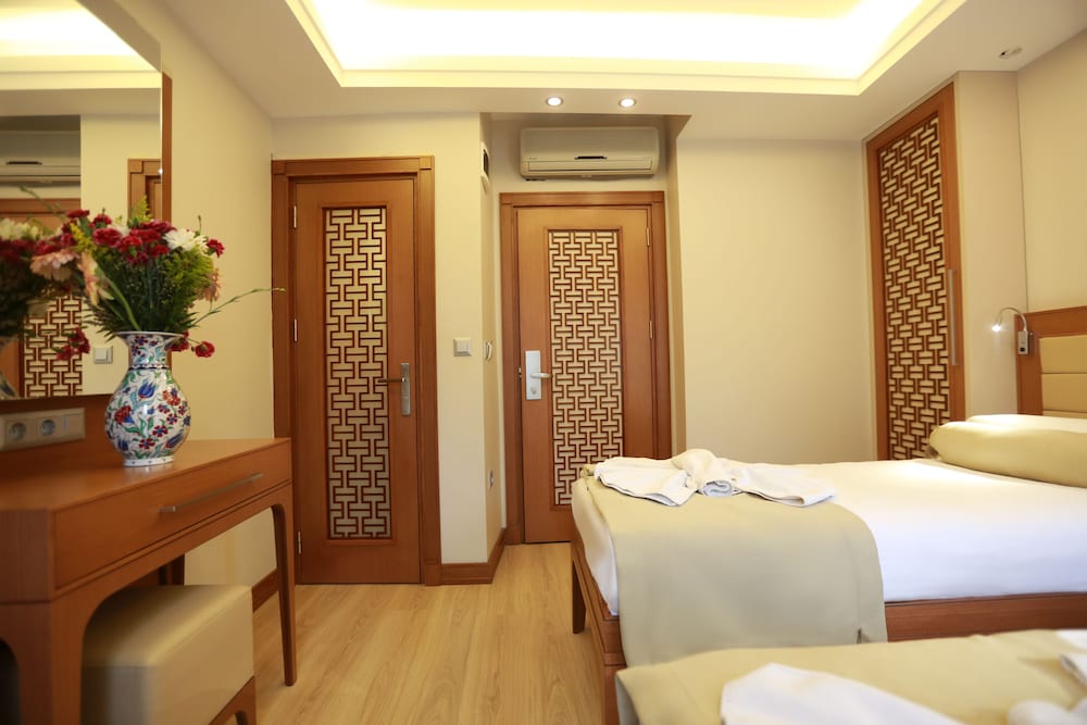 Sirkeci Park Hotel 41/68
