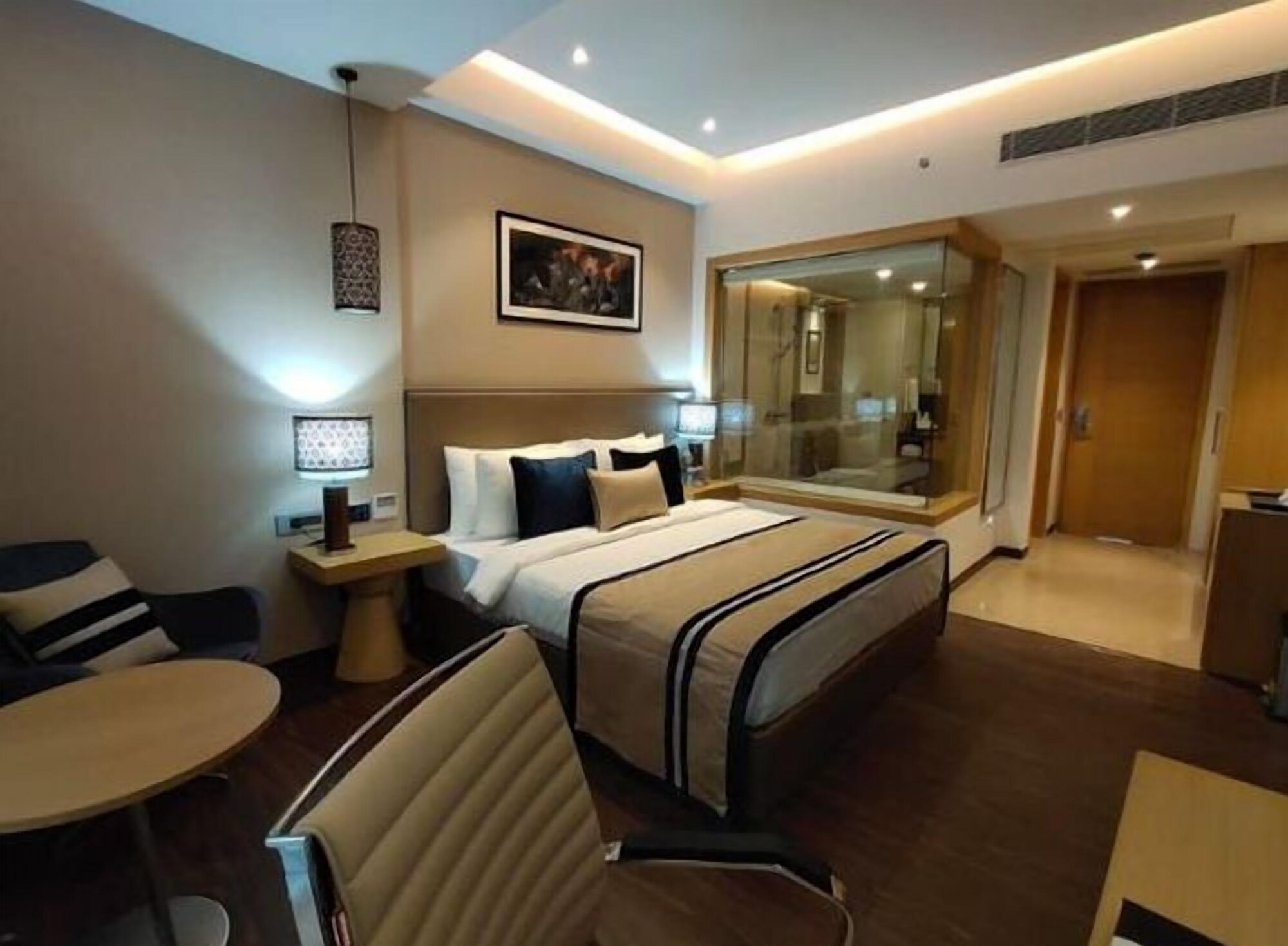 Club, King Bed, The Fern Residency Sarnath 3/8