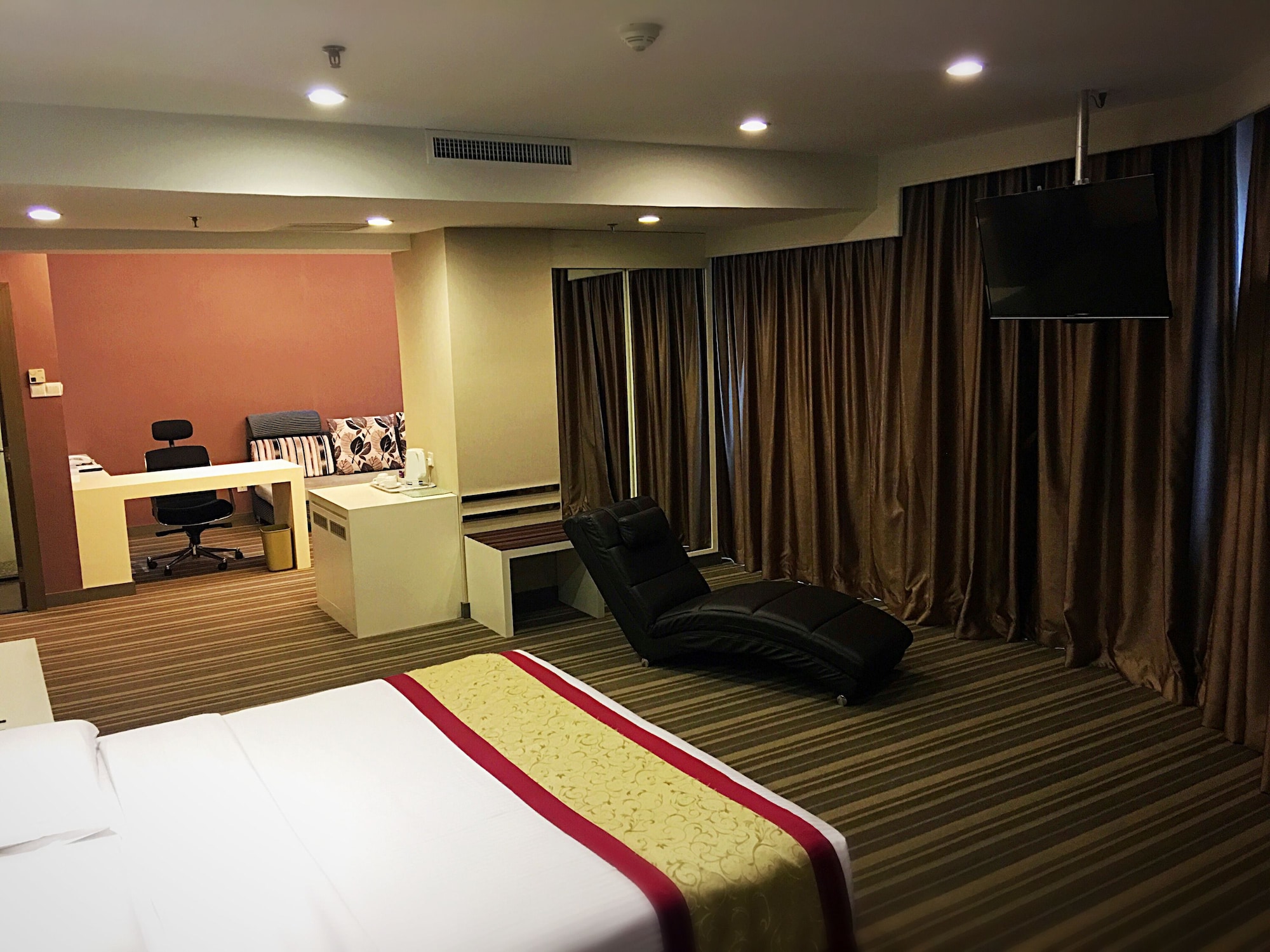VIP, SUITE