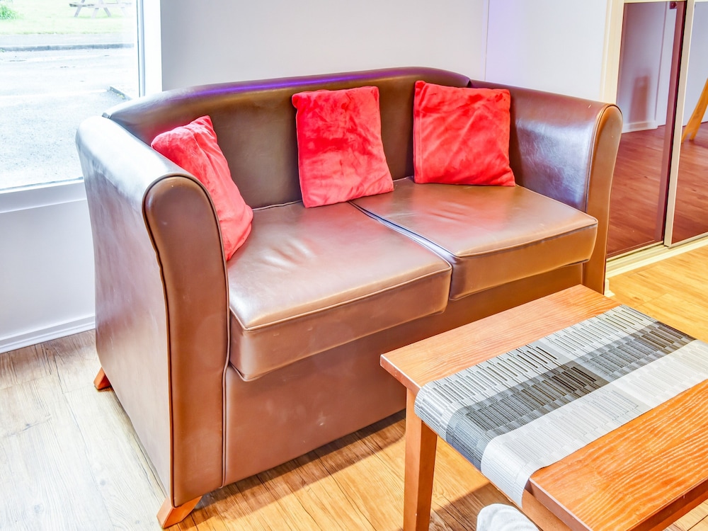 OYO The Hotel Rafiya, Redditch 16/20