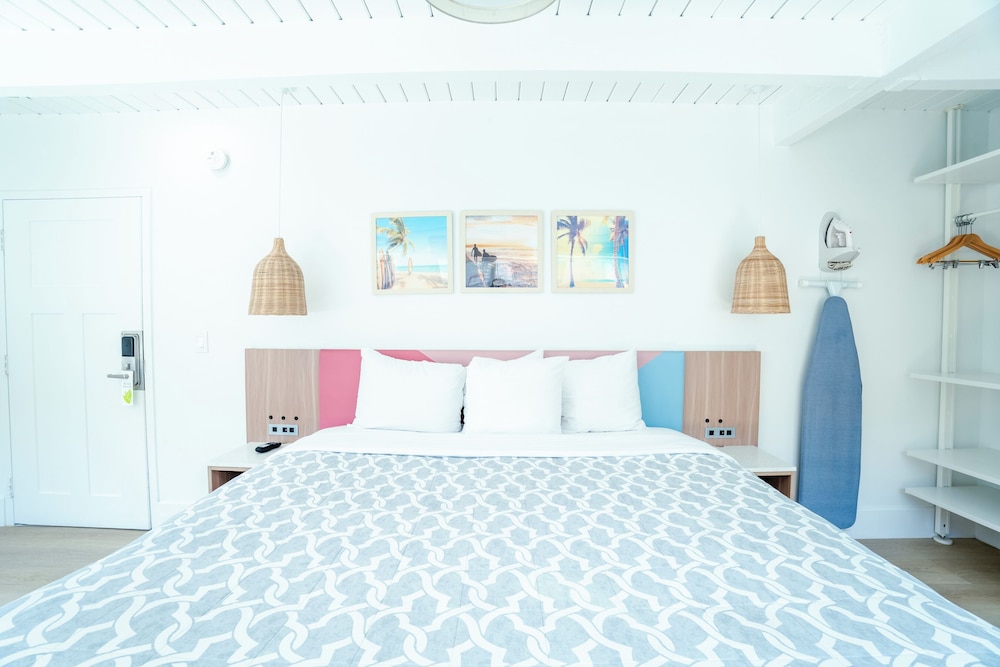 The Belmont Shore Inn 36/44