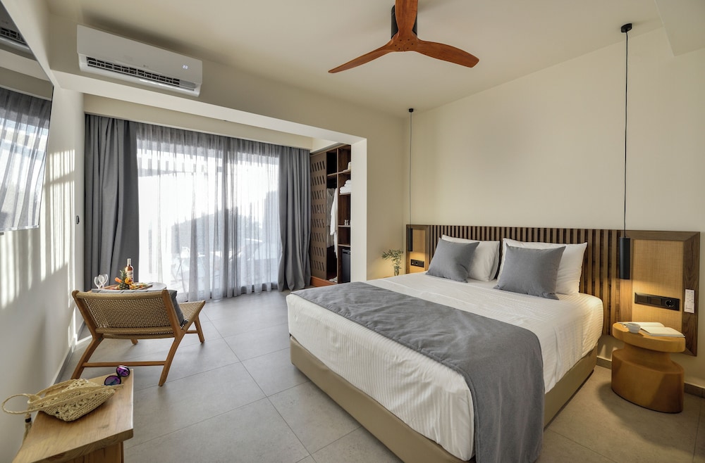 DELUXE, DOUBLE BED, PRIVATE POOL