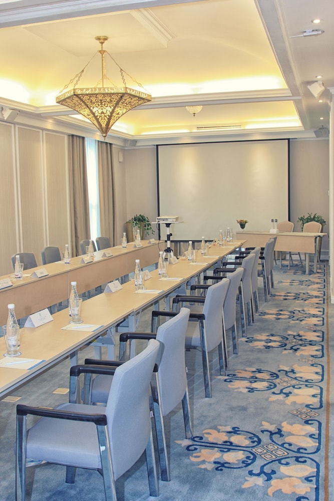 Noor Hotel 48/58