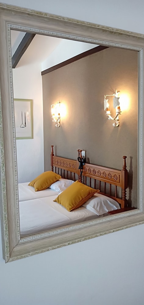 HOSTAL CAS BOMBU 18/56