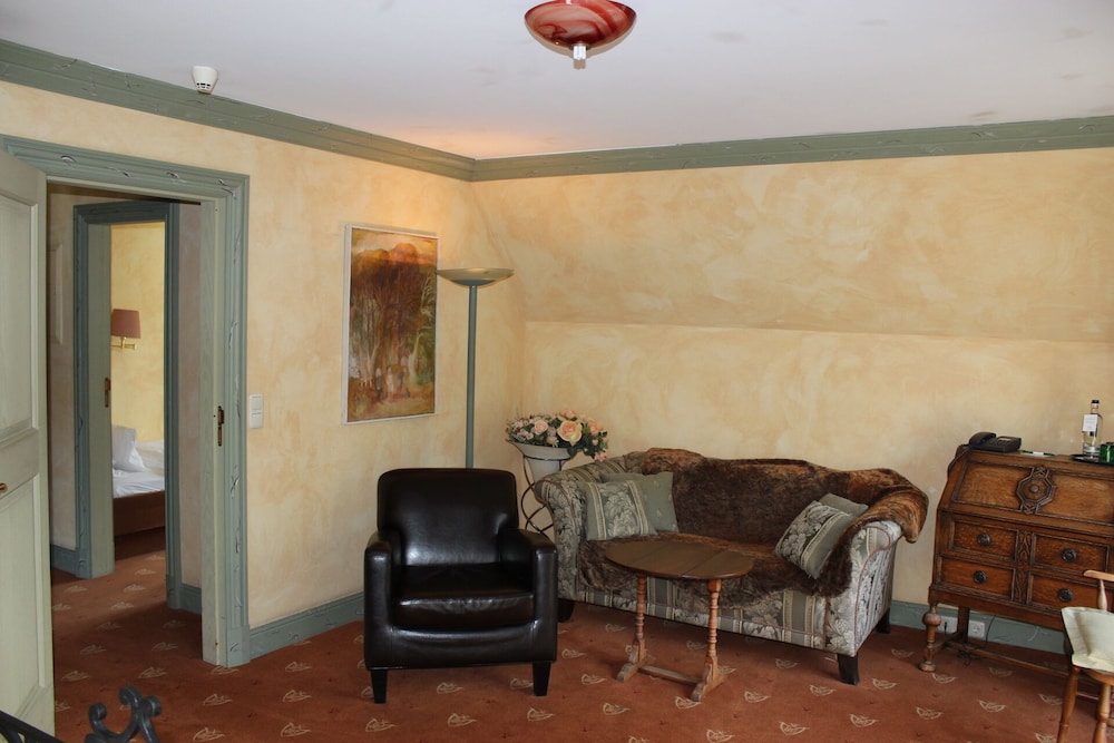 HOTEL FORSTHAUS DAMEROW 4/24