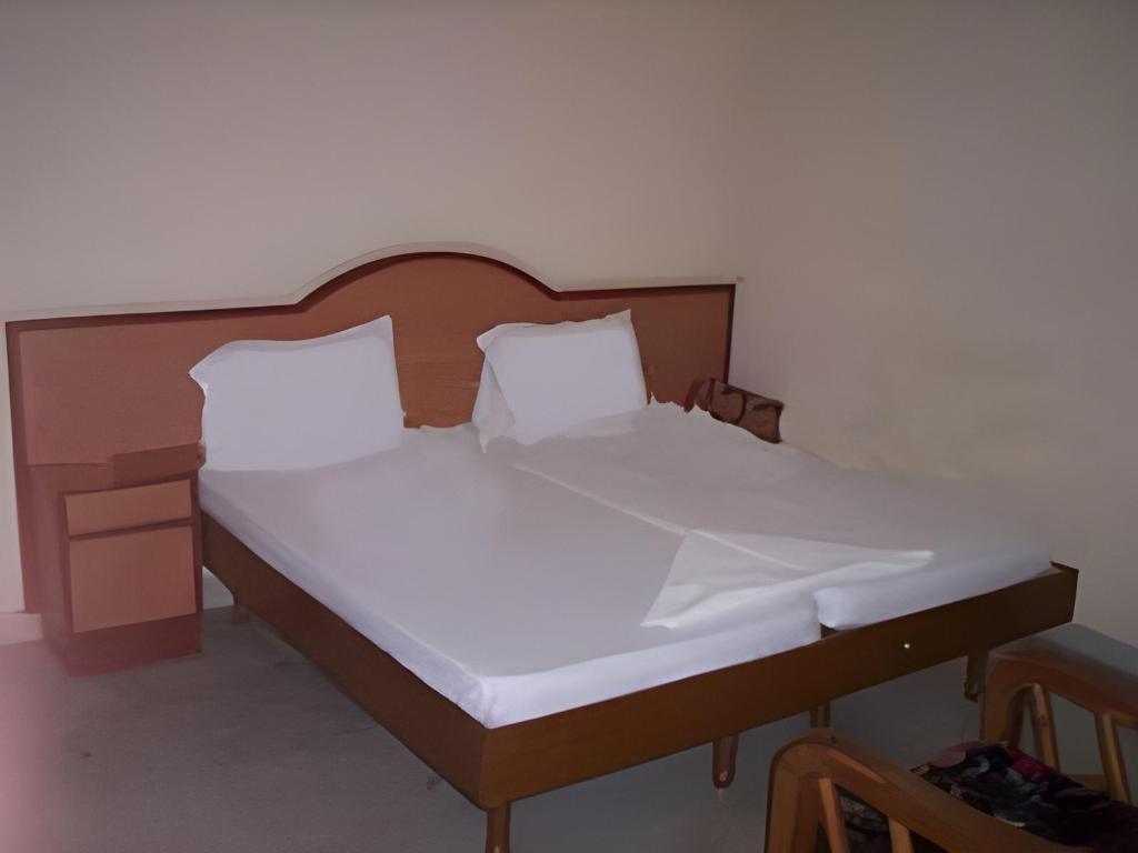 Hotel Gopikrishna 11/13