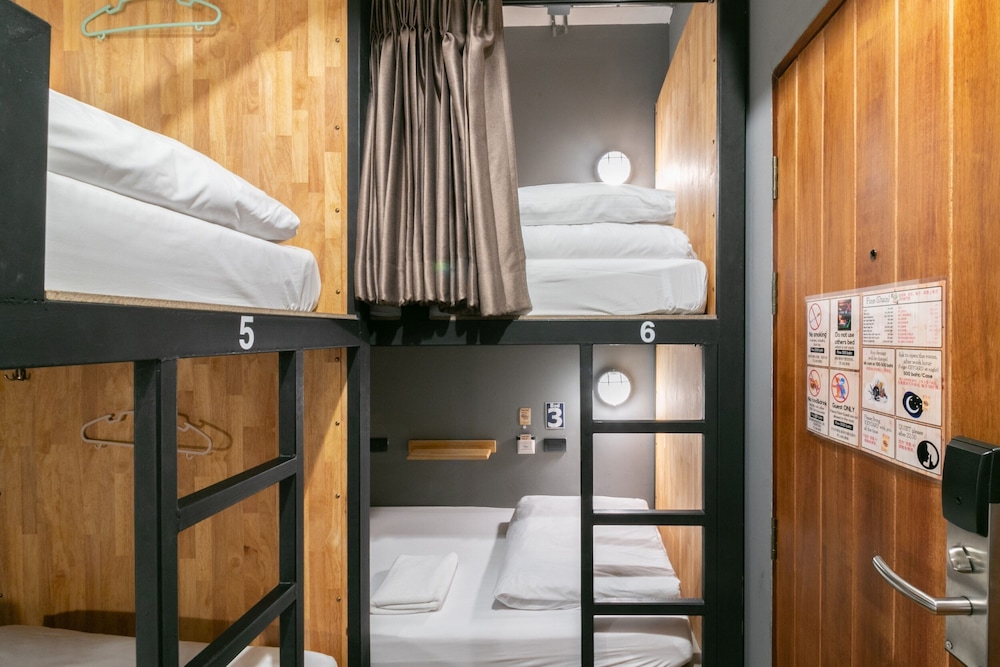 Timber Hostel 15/63