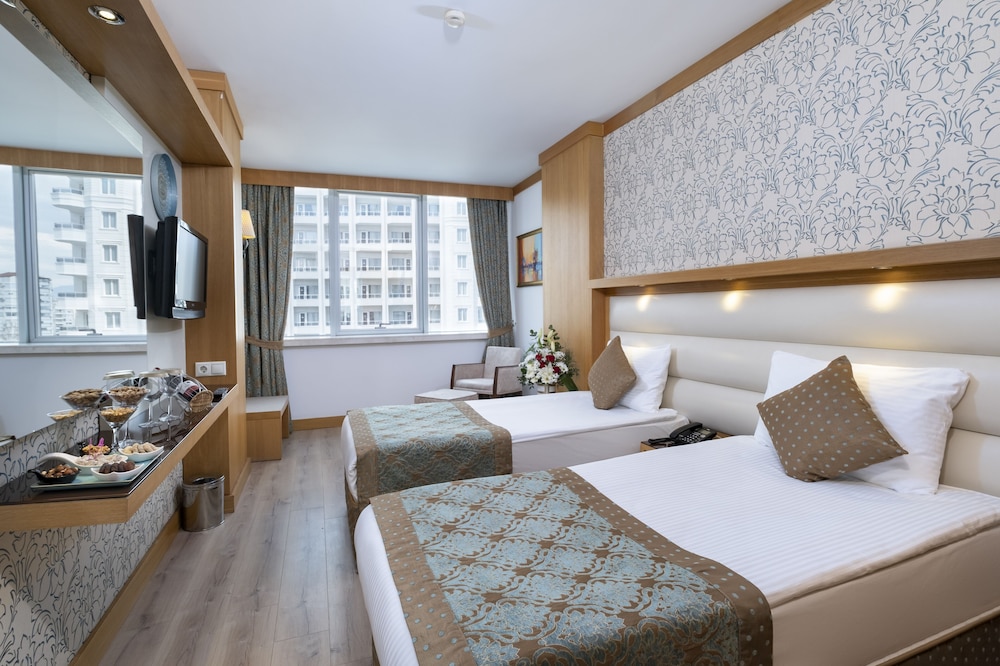 Delta Hotels by Marriott Antalya Lara - Adult Only 18 Plus 18/33