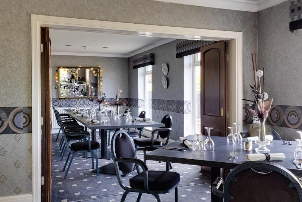 Park Manor Hotel 38/50