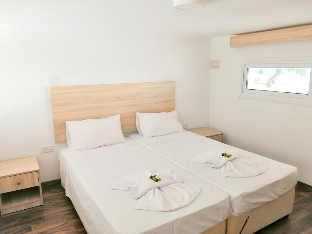 Florea Hotel Apts 12/49