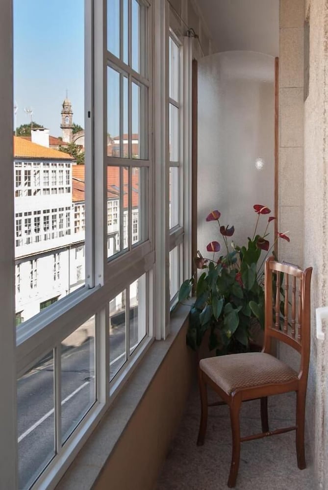 Linares Rooms Santiago 54/66