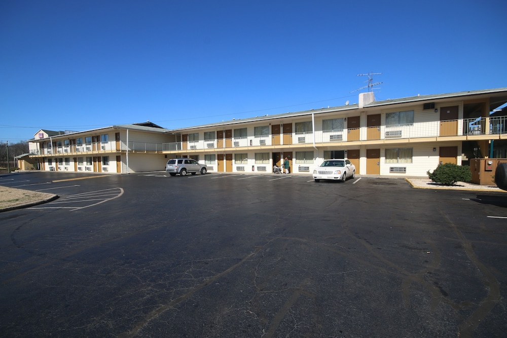 Royal Inn Charlotte Airport Hotel 2/31