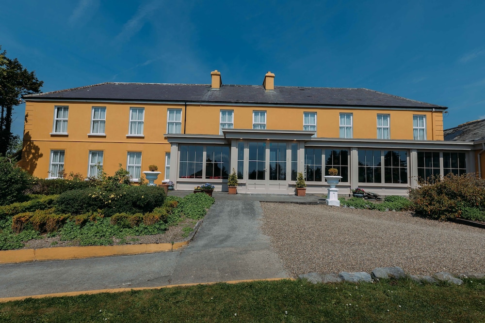 Sheedy's Country House 41/42