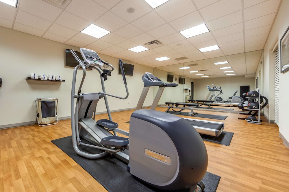 Sleep Inn & Suites Lincoln University Area 30/42