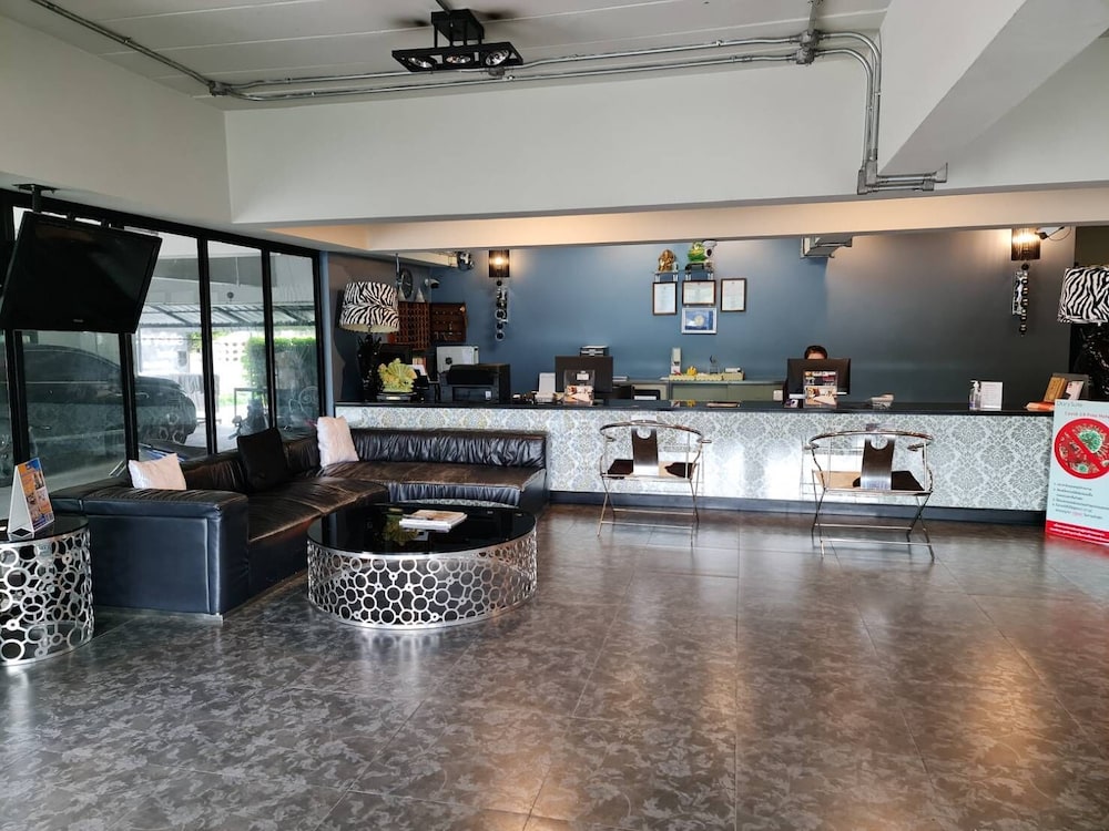 Diary Suite Hotel 5/50