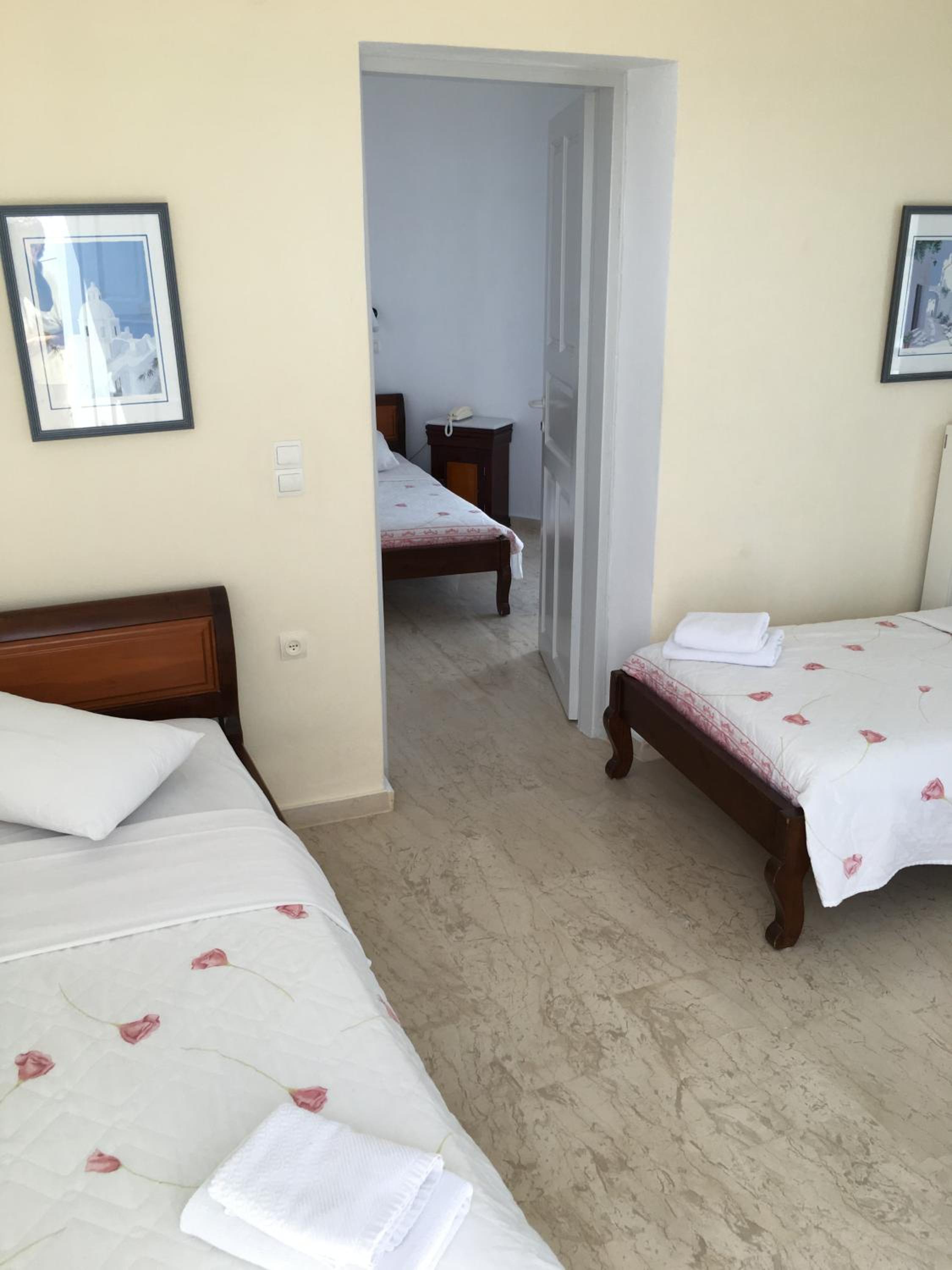 QUARUPLE ROOM