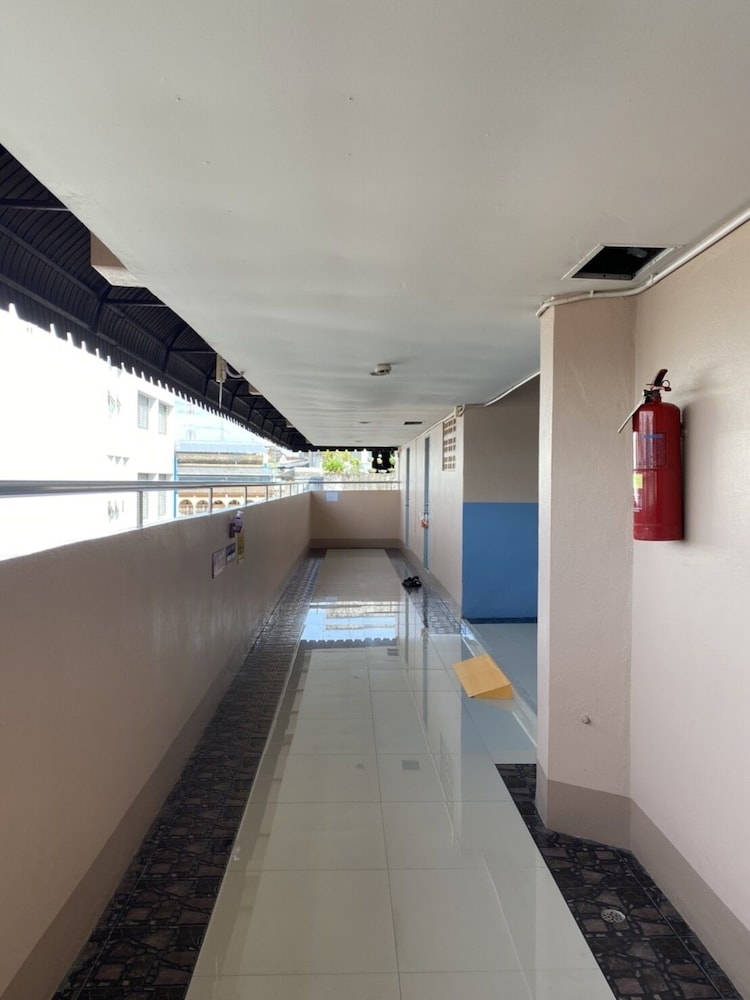 Station Hotel 19/30