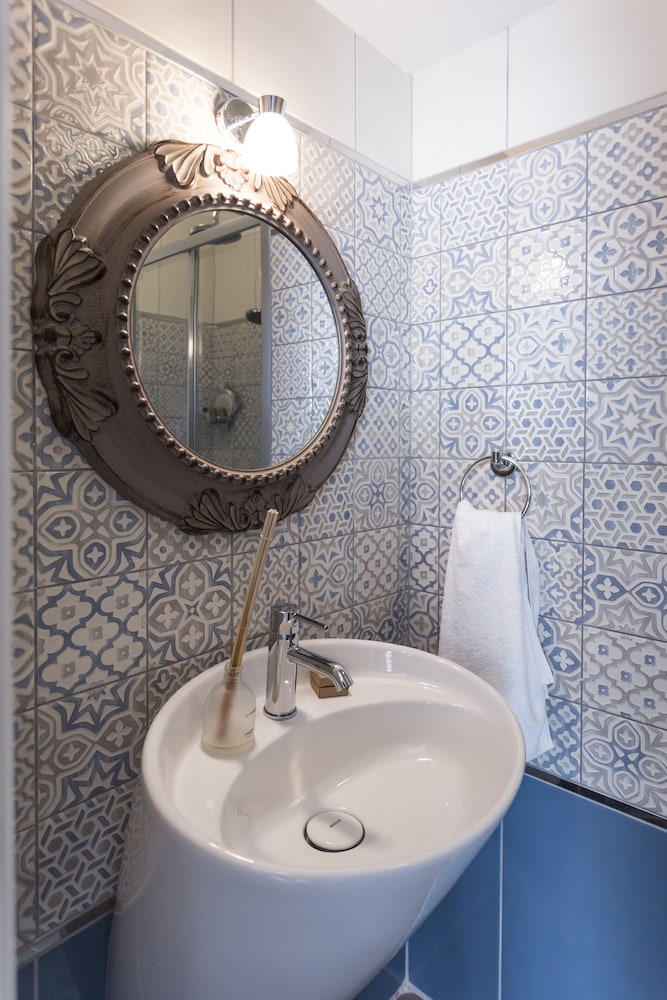 Sardunya Hotel 44/49