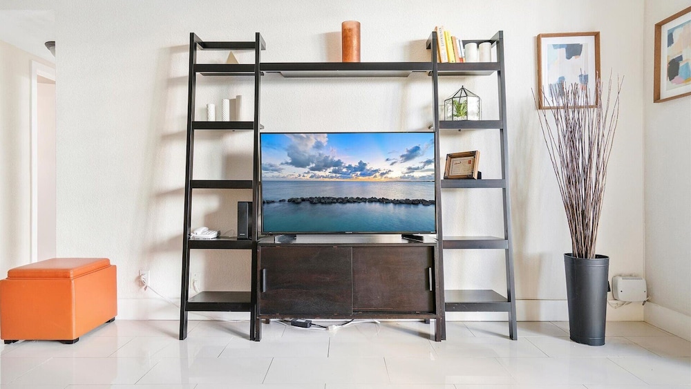 The Tides Ocean Luxury Suites 37/50