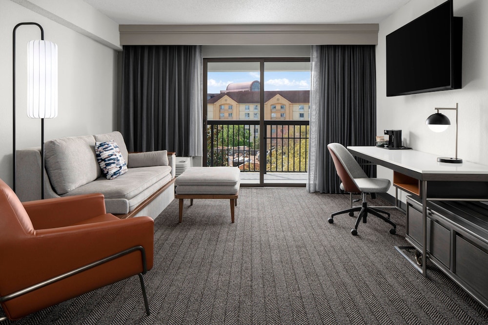 Courtyard By Marriott Butler Boulevard 22/43