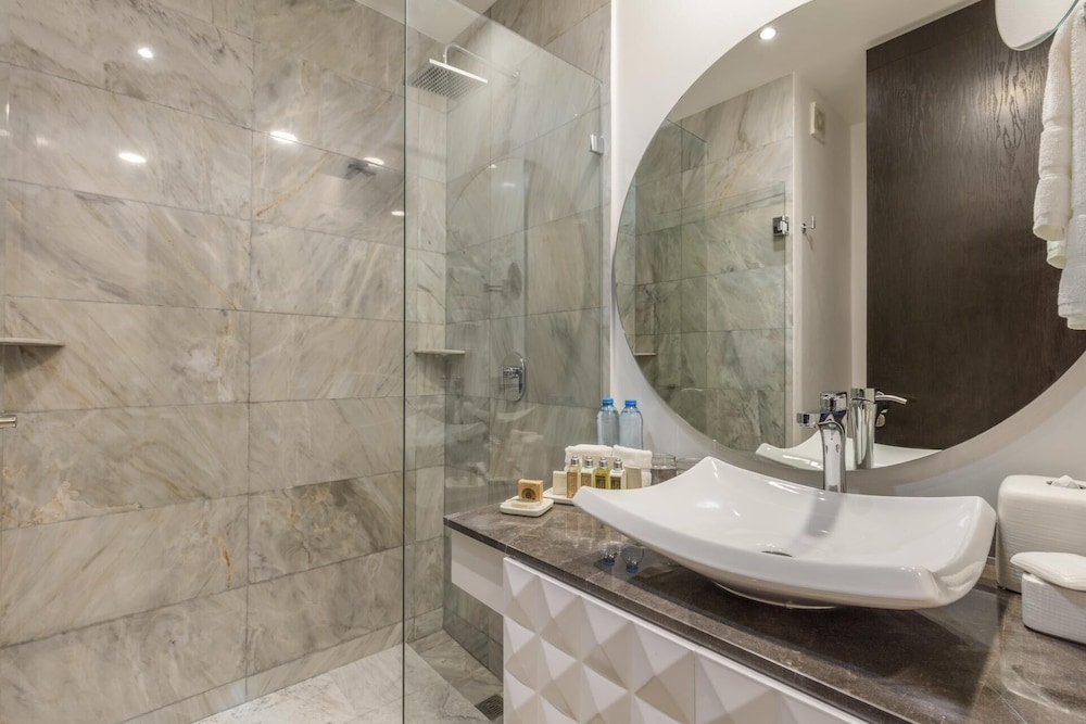 Serenity Hotel Boutique 69/70