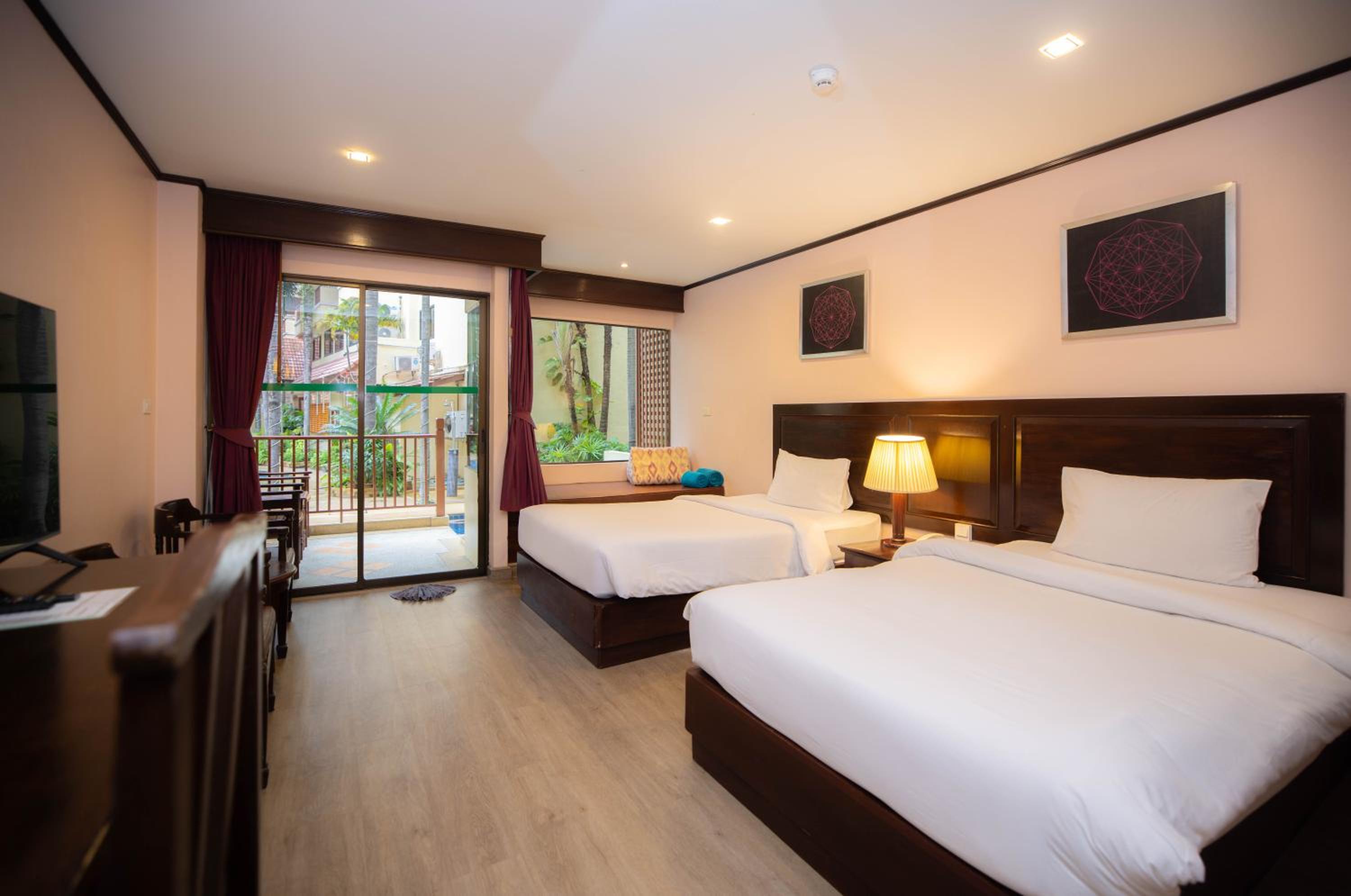 Room, Twin Beds, Pool Side, Pool Access