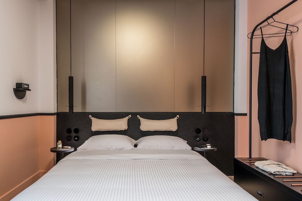 72 AD Suites 25/57