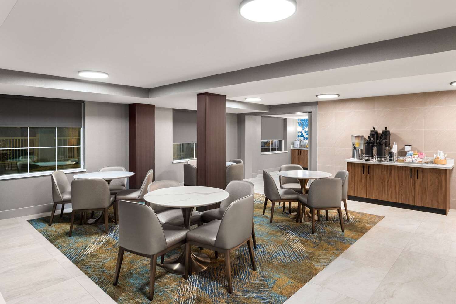 La Quinta Inn & Suites by Wyndham Knoxville Papermill 30/45