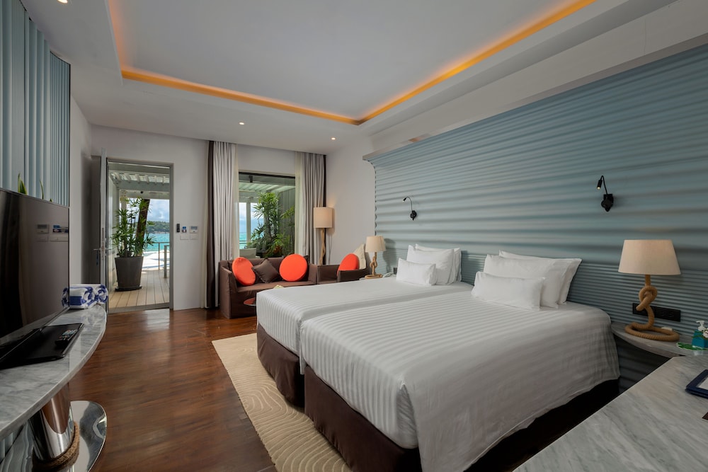 OCEAN, SUITE