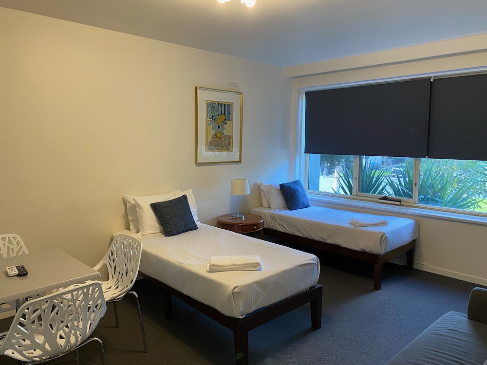 Family, Studio, Apartment, Queen Bed, Treasure Building