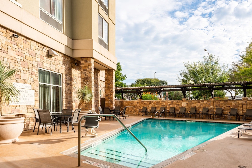 Fairfield Inn Suites San Antonio Downtown Alamo Plaza 24/50