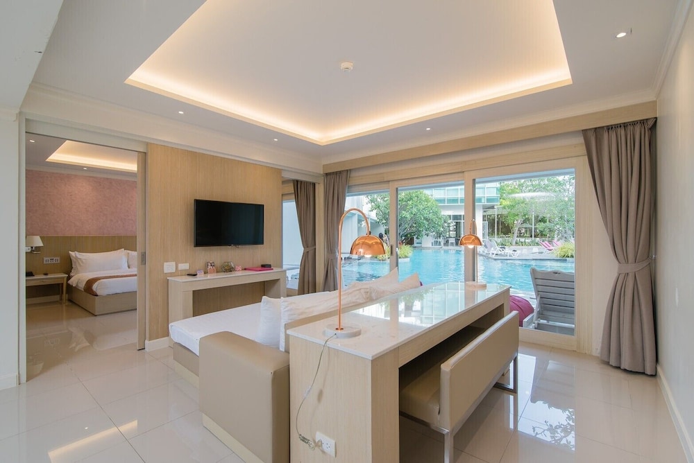 The Sea-Cret Hua Hin Hotel 55/73