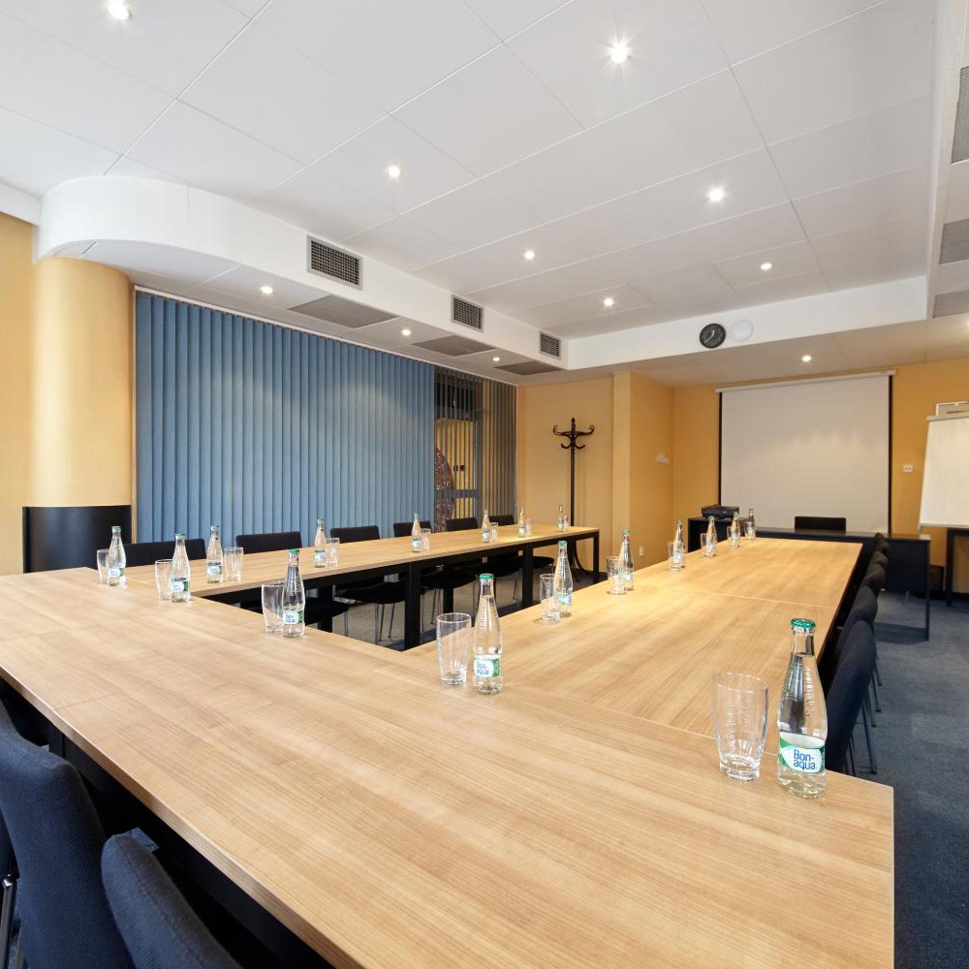 Tulipan Pruhonice Hotel 33/42