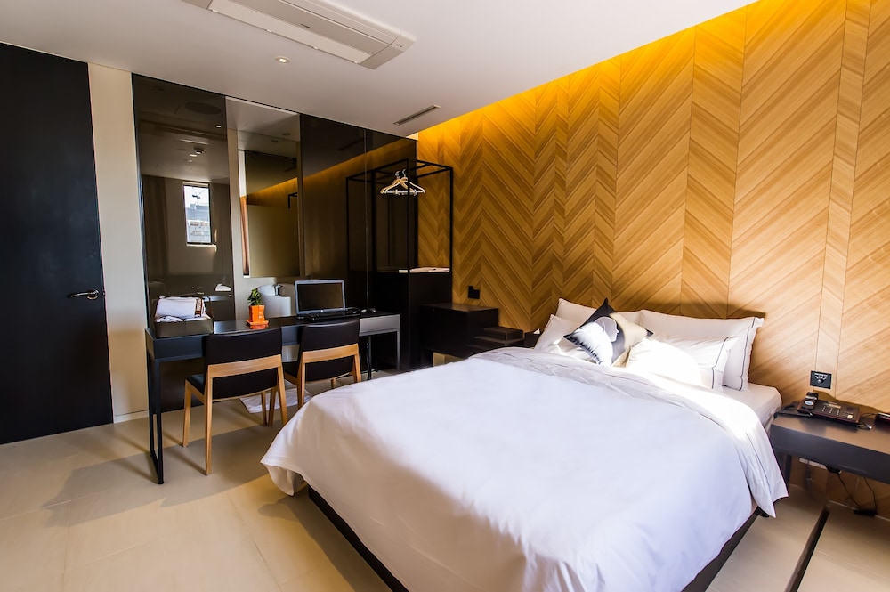 Hotel the Designers Jongno 21/68