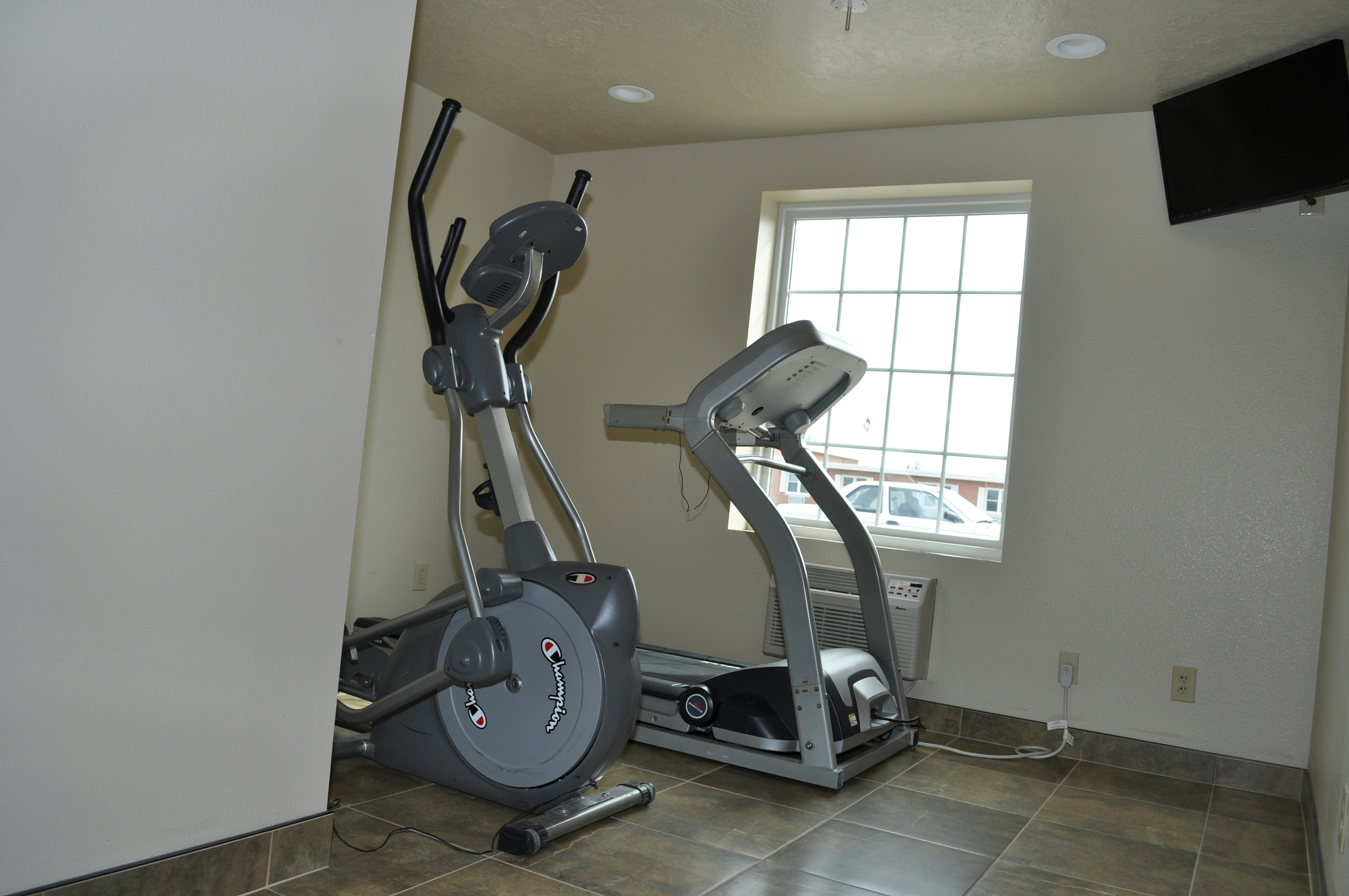 Boarders Inn and Suites Broken Bow 28/43