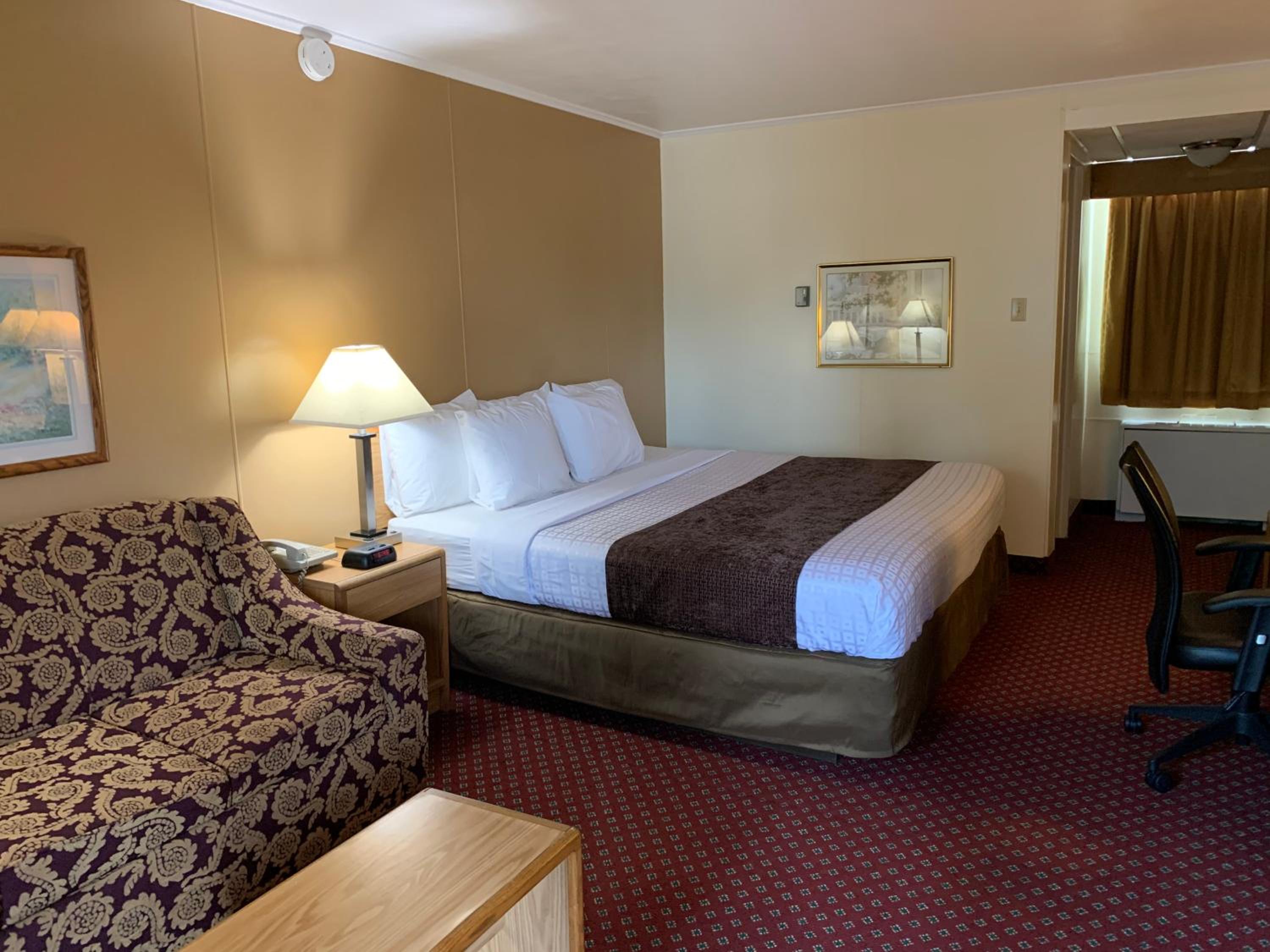 Red Carpet Inn & Suites 19/50