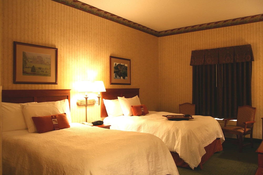 Hampton Inn Suites Scottsburg 20/82