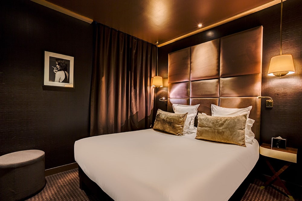 Armoni Hotel Formely Cheverny 6/25