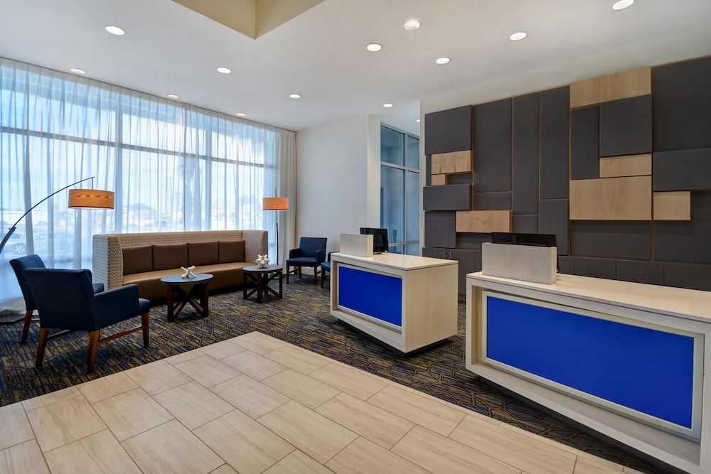 Holiday Inn Express Suites Galveston Beach 12/65