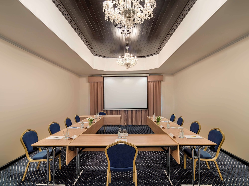 Novotel Al Dana Resort 64/75