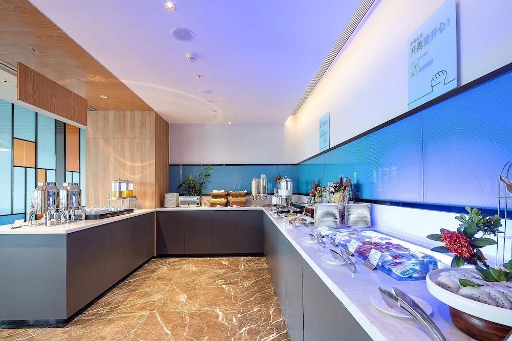 HOLIDAY INN EXPRESS Beihai Silver Beach 50/61
