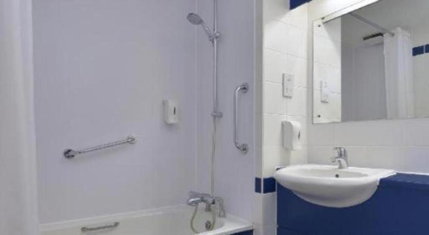 Travelodge Colchester Feering 14/16