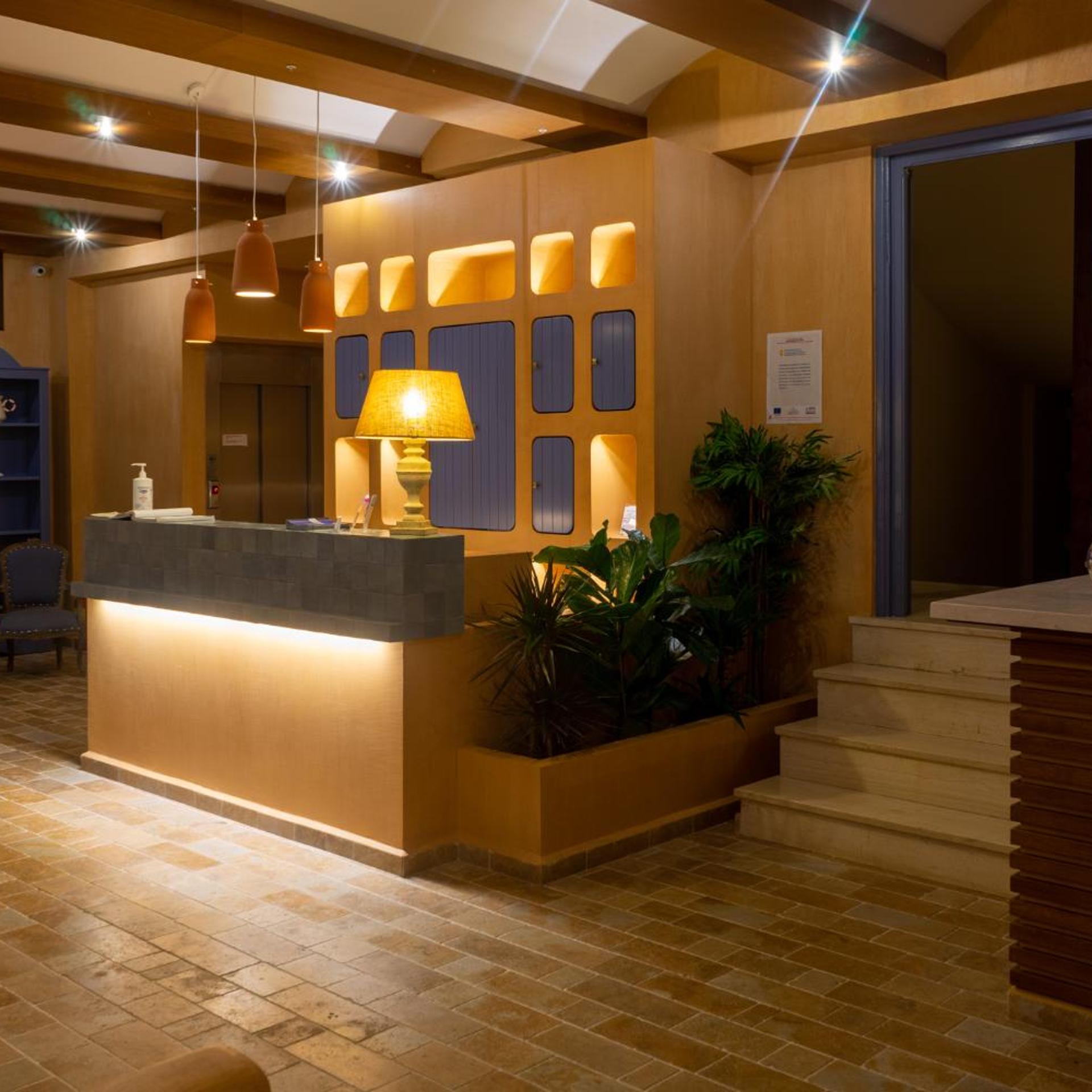 Manthos Blue Hotel 2/61