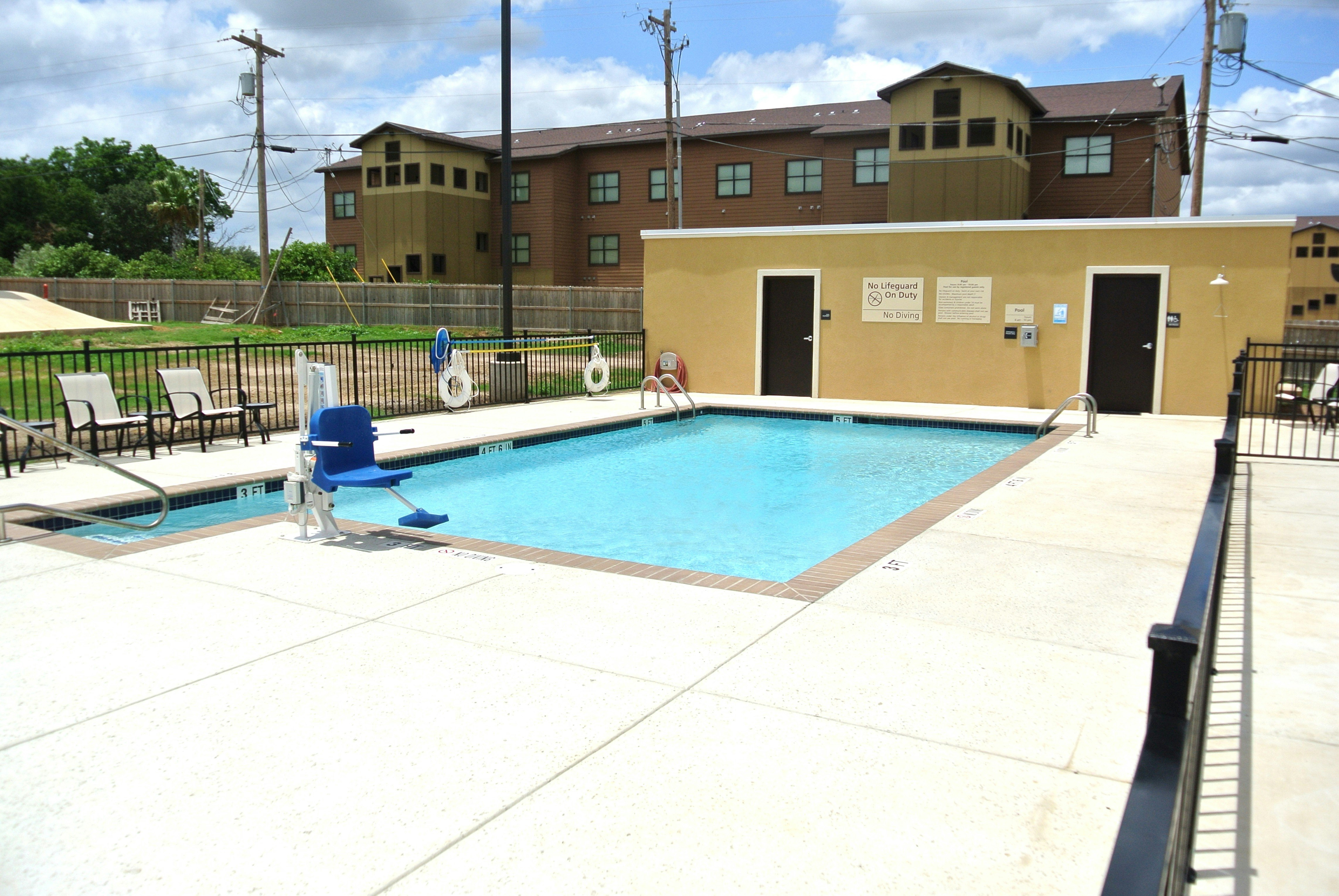 Hampton Inn Carrizo Springs 24/47