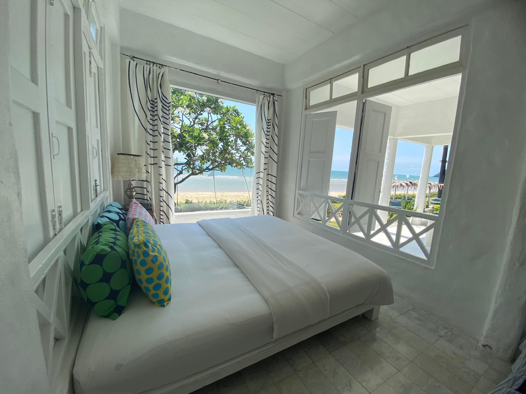 2 BEDROOMS, BEACH FRONT