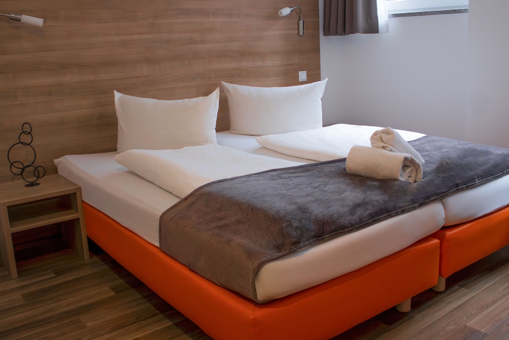 Orange Hotel Und Apartments 7/36