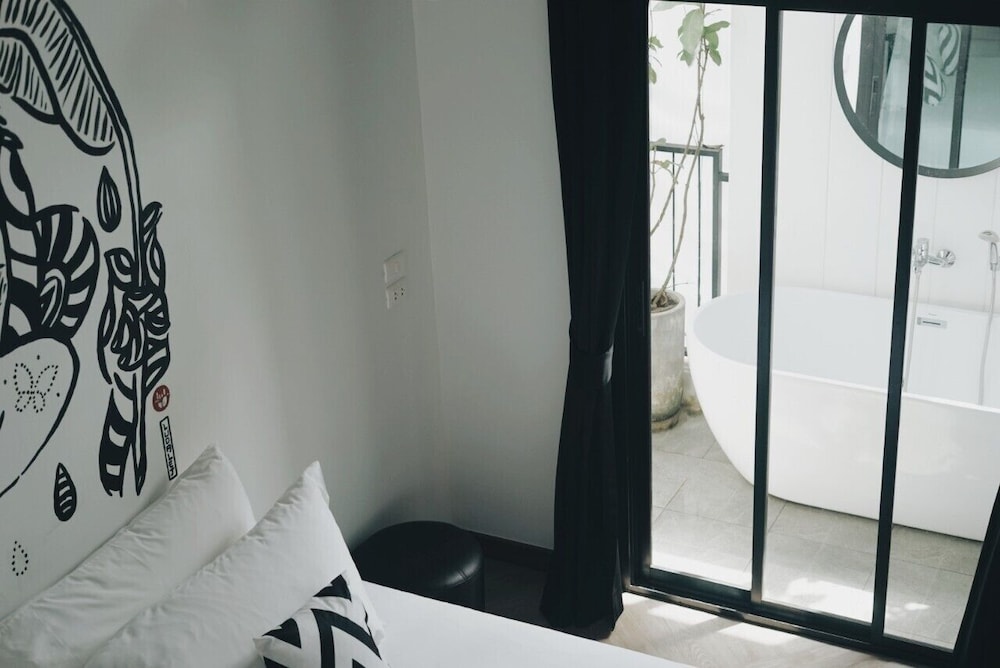 Blu Monkey Hub and Hotel Ranong 14/46