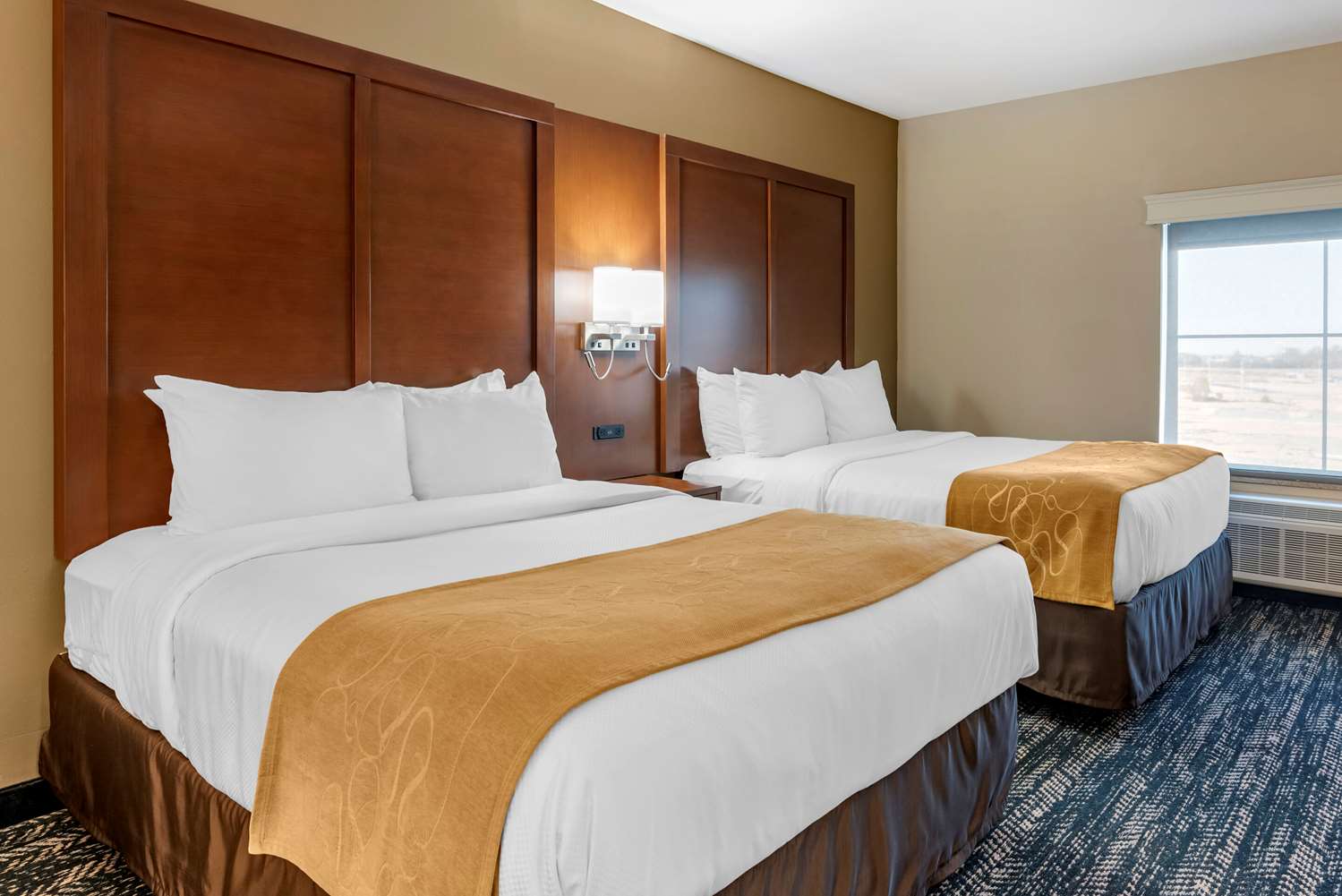 Suite, 2 Queen Beds, Accessible